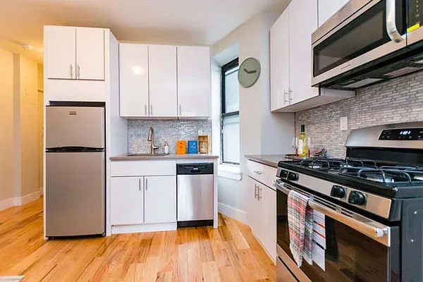 Rented by Bohemia Realty Group | media 12