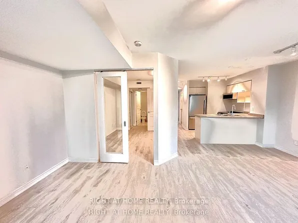 18 Yonge St, Toronto, ON