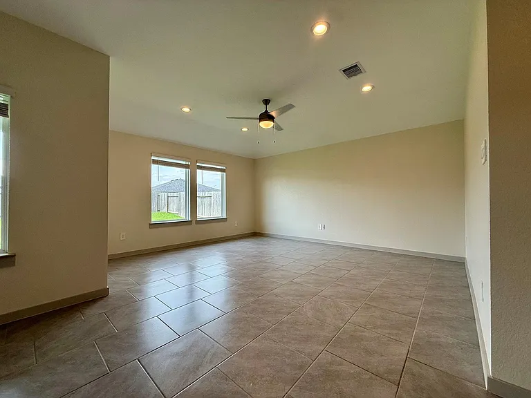 28930 Yukon River Ct — Photo 3
