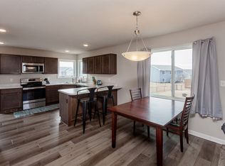 909 36th St SW, Bondurant, IA 50035