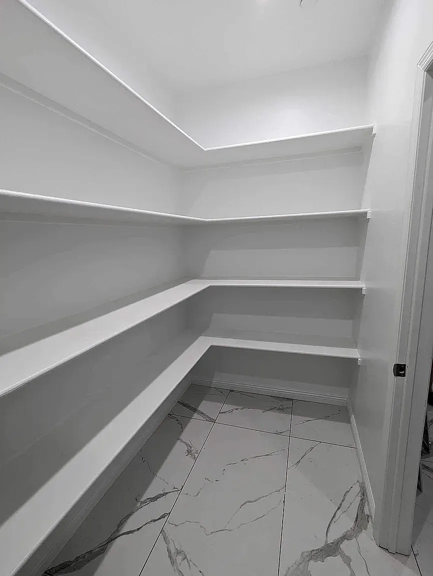4 bed, 3750 sqft, $2,800 — Photo 2