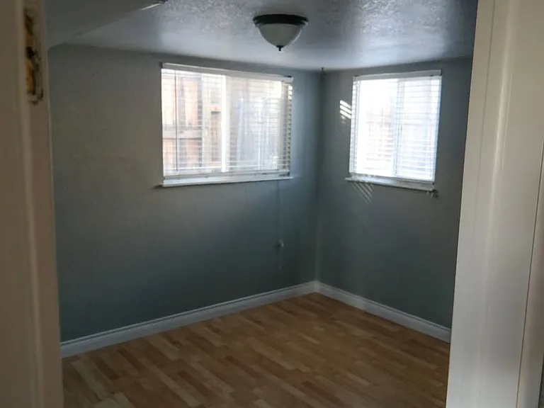 2110 King St — Photo 8