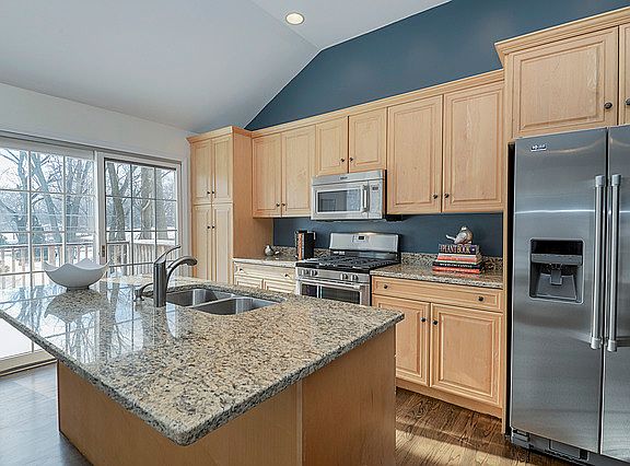 4th image of 326 Turnberry Ln