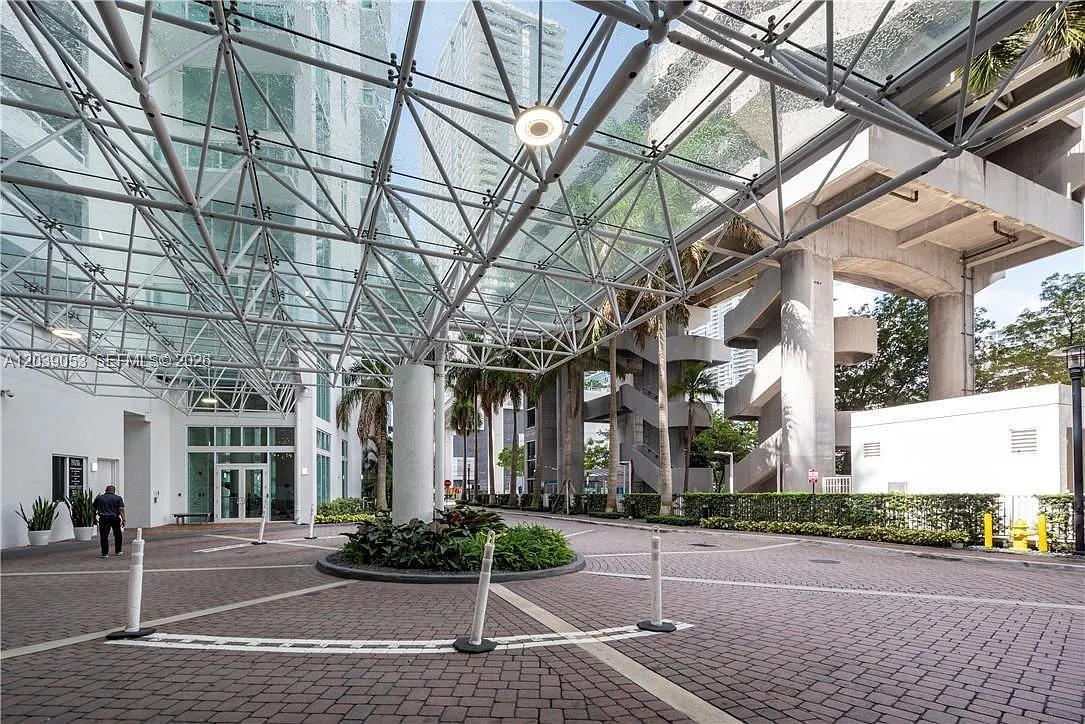 Brickell On The River N T — Photo 3