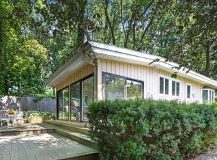 15468 Lakeshore Rd, Sawyer, MI 49125