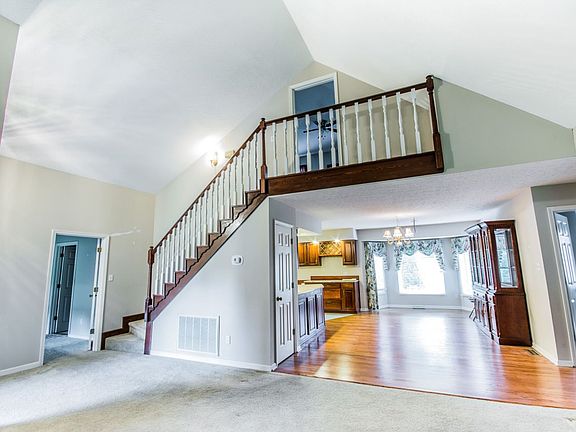 4th image of 2828 Edward Dr