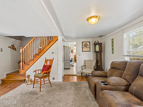 2nd image of 710 Beachview Avenue