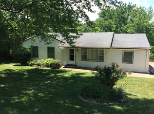 4132 Yaeger Rd, Saint Louis, MO 63129