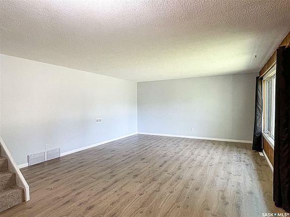 4th image of 520 2nd St E