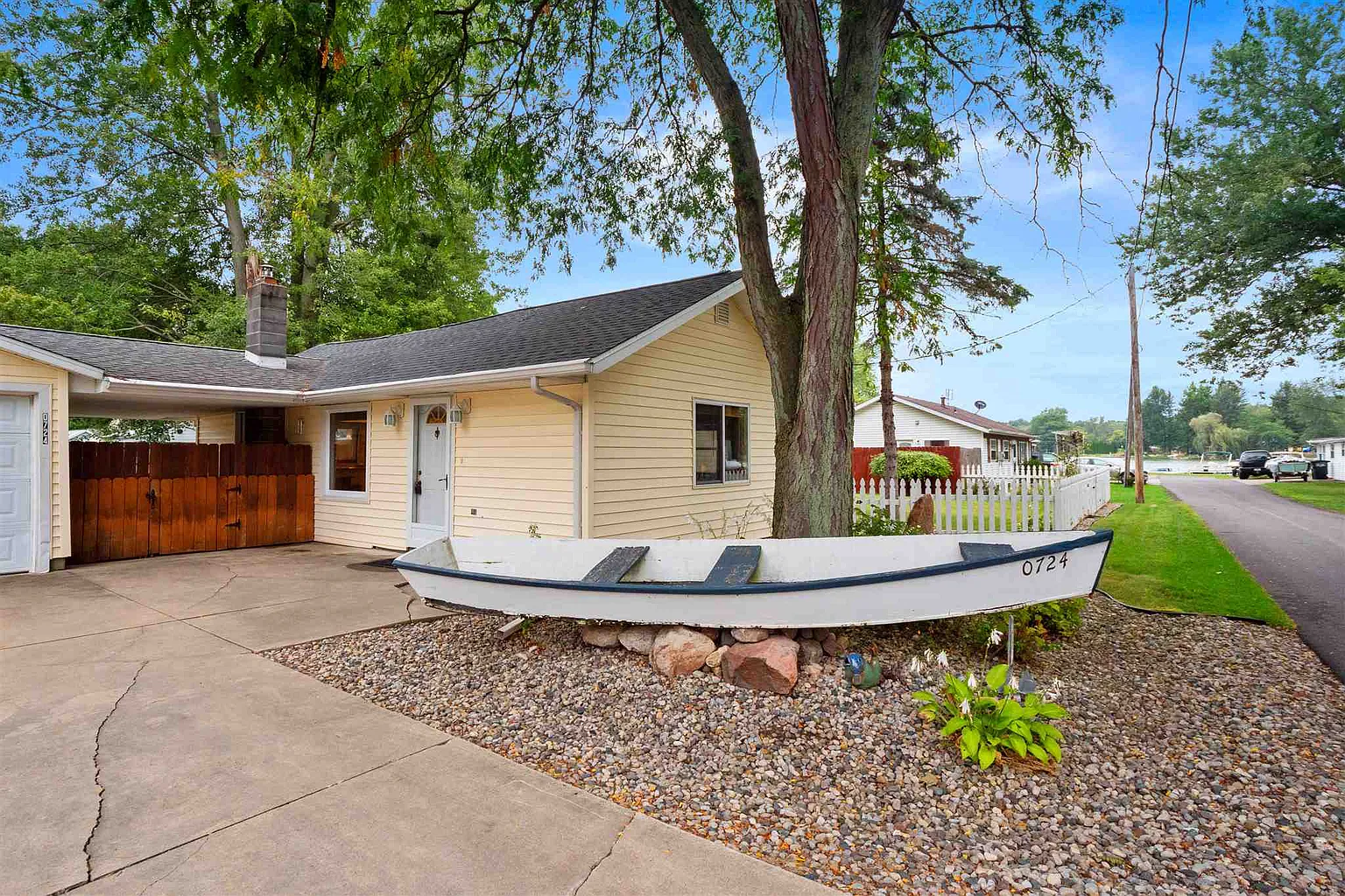 724 S Highland Dr photo 1