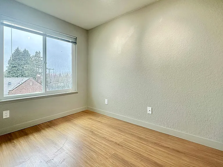 4900 Fremont Ave N #302 — Photo 5