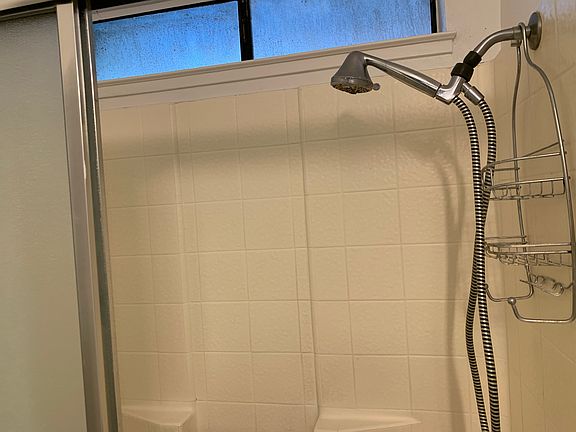 4th image of 569 Curtin Ln APT 2