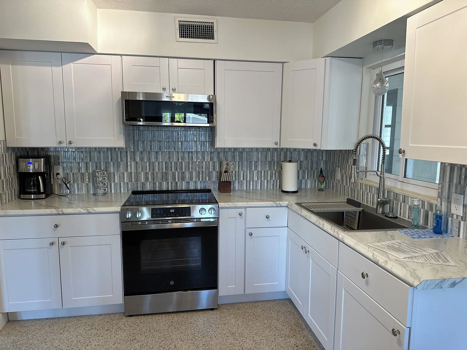 3408 E Debazan Ave — Photo 4