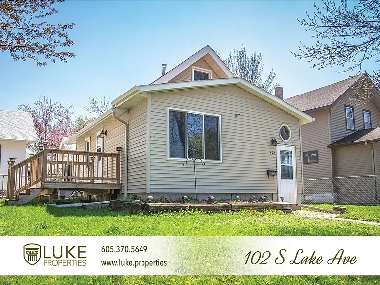 102 S Lake Ave — Photo 1