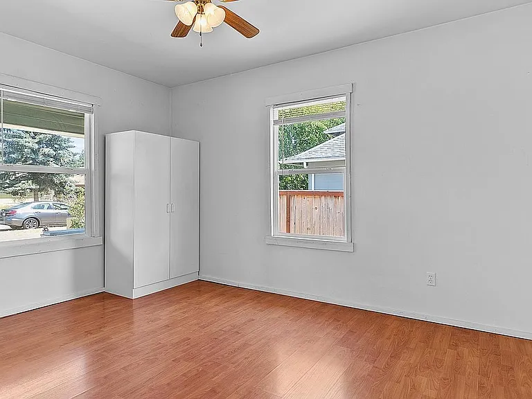 506 Louviers Ave — Photo 9