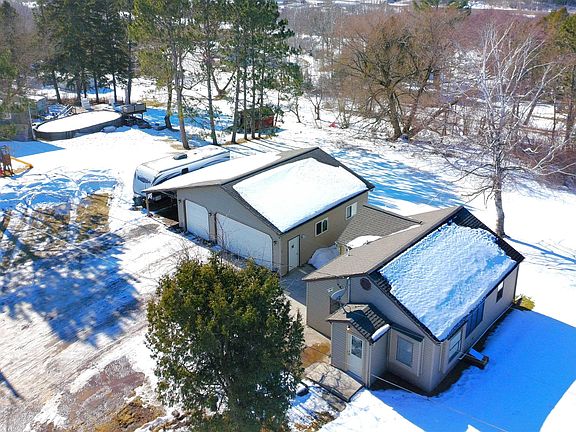 2nd image of 7 Hillside Rd