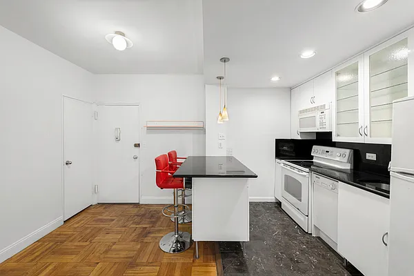 Rented by Nest Seekers International | media 11