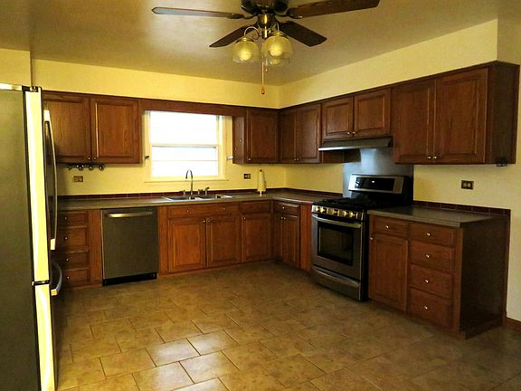 5th image of 2140 Kellogg Ave
