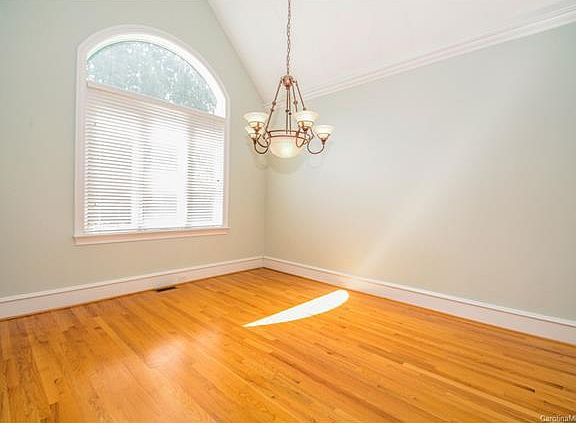 3rd image of 2458 Talbot Ct
