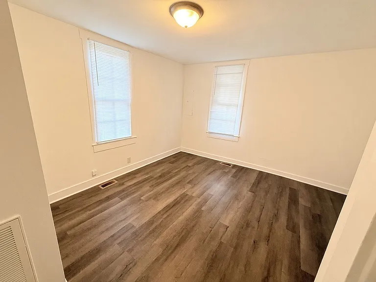 1510 Whatley St — Photo 6