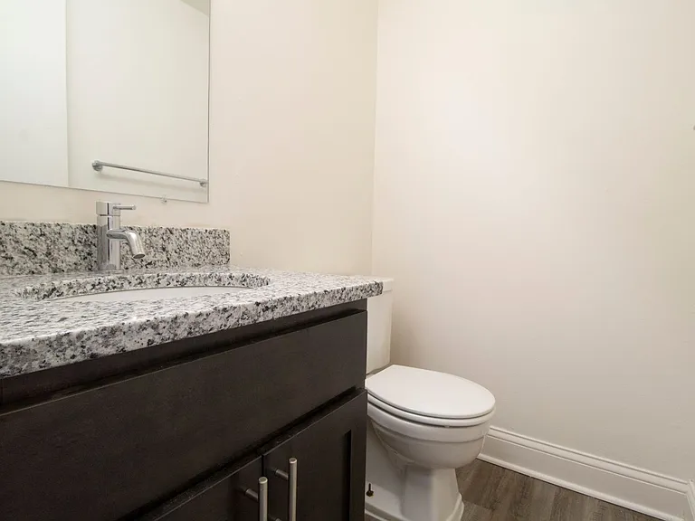 Novi Ridge Apartments — Photo 47
