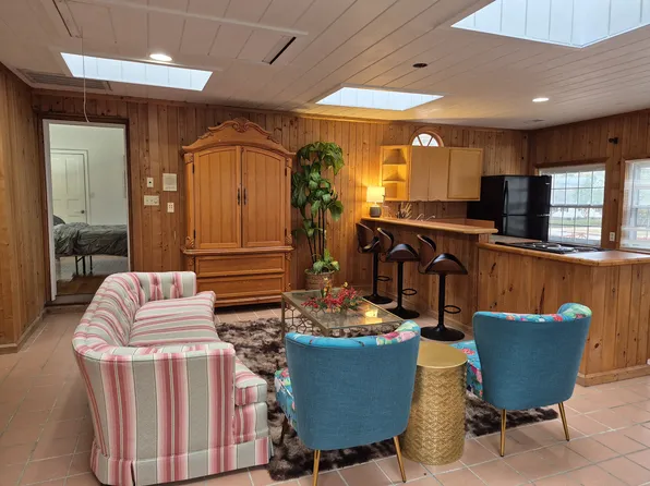 914 Riverside Ave, Elizabeth City, NC 27909