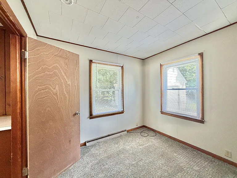 1029 McKinley Ave — Photo 17