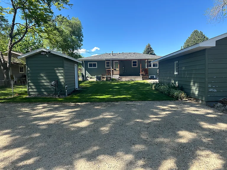 1746 Parkhill Dr #B — Photo 16