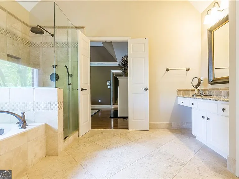 2242 Lenox Walk NE — Photo 45