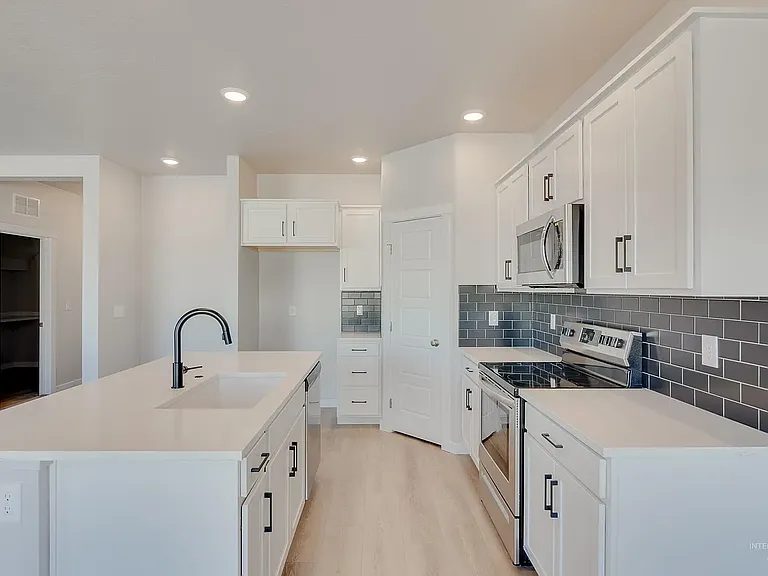 5062 W Avilla Dr — Photo 17