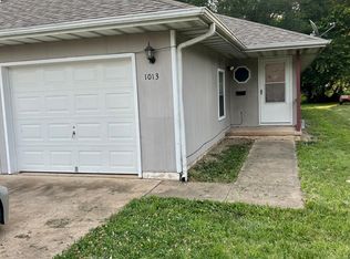 1013 N Fulbright Ave, Springfield, MO 65802