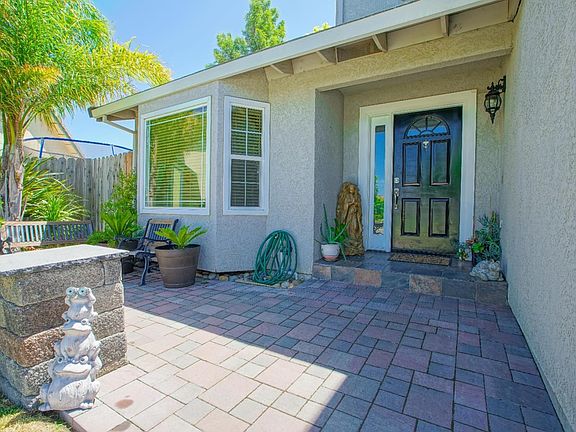 2nd image of 591 Verona Pl
