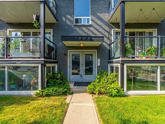3rd image of 1908 S 28th Ave SW #301
