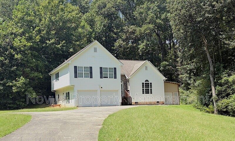 1st image of 214 Farmington Trce
