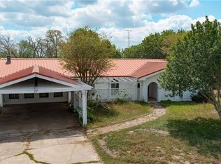 27 Schaefer Rd, Victoria, TX 77905