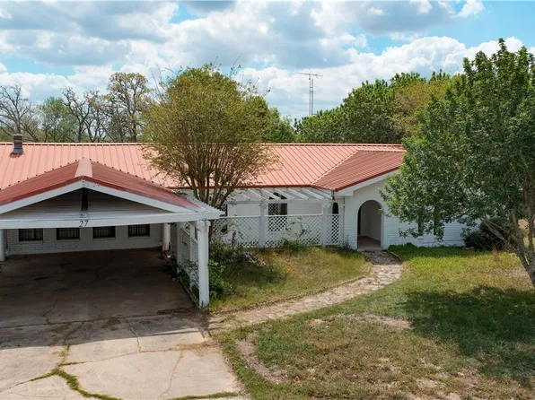 27 Schaefer Rd, Victoria, TX 77905