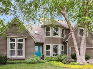 13803 Pembroke Ln, Leawood, KS 66224