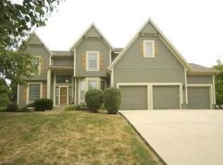 5229 Roundtree St, Shawnee, KS 66226