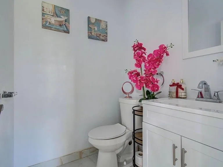 7826 Granite Ridge Ln — Photo 12