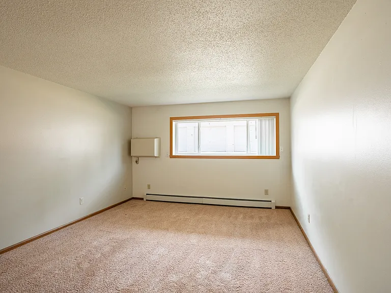 Fargo, ND Hawn Apartments | Living