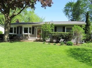 30W240 Allister Ln, Naperville, IL 60563