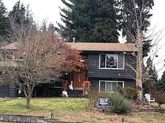 3rd image of 10624 NE 140th St