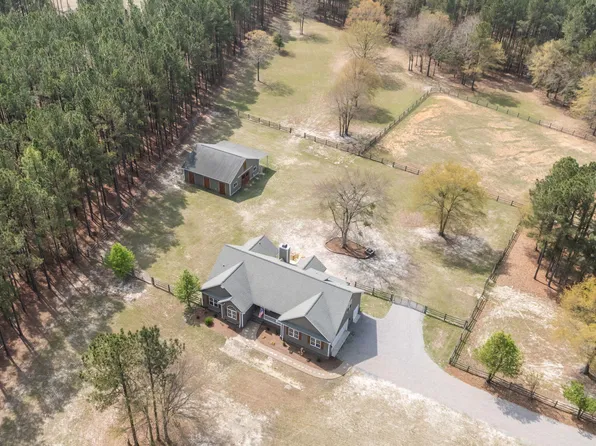 930 Pasture Circle, Aberdeen, NC 28315