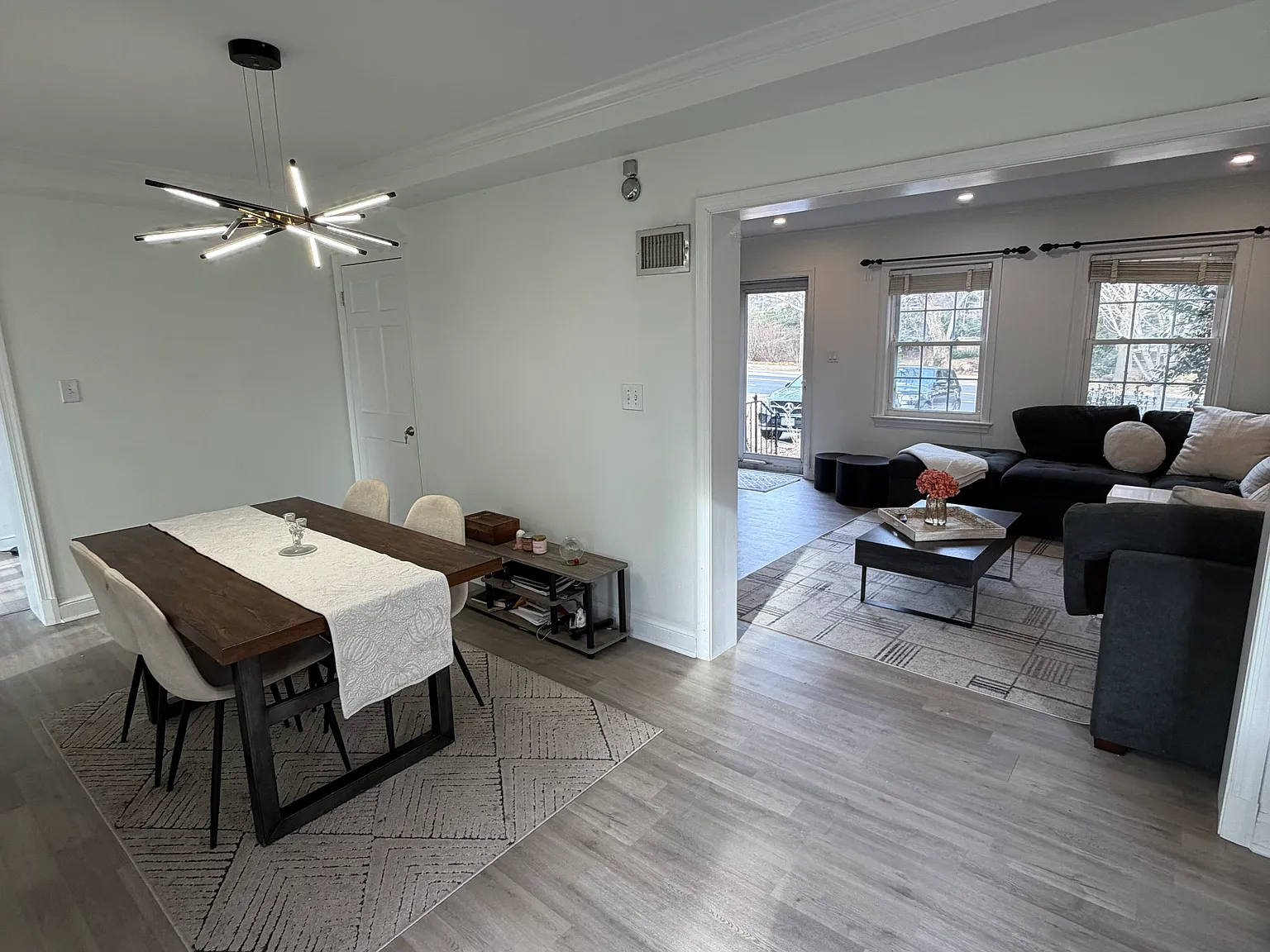 3 bed, 2300 sqft, $5,400 — Photo 3