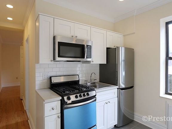 4th image of 209 E 29th St APT 19