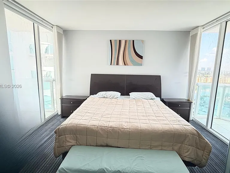 19400 Turnberry Way #1131 — Photo 11