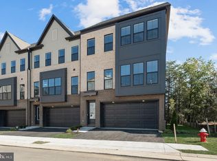 22898 Copper Tree Ter, Ashburn, VA 20148