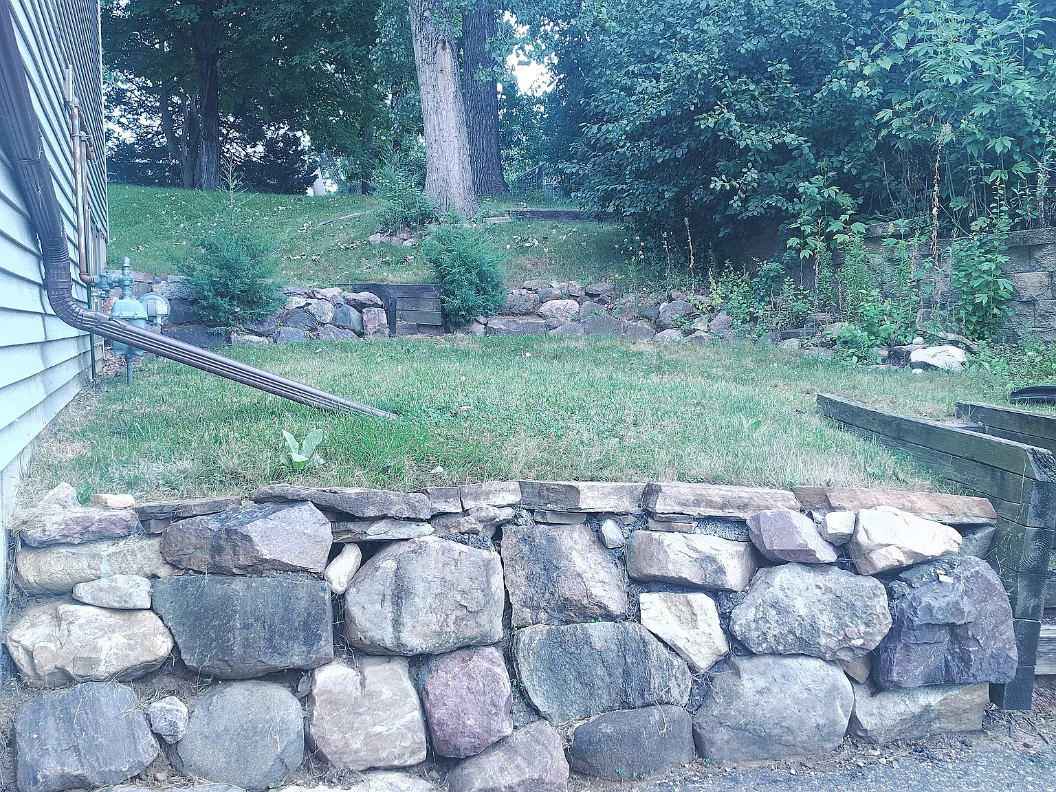 3 bed, 1300 sqft, $1,800 — Photo 2