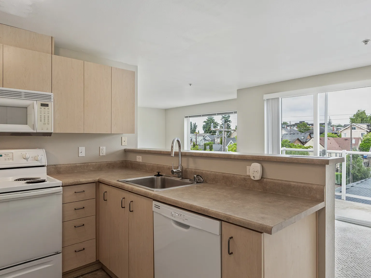 5200 Roosevelt Way NE, Seattle - 403 — Photo 3