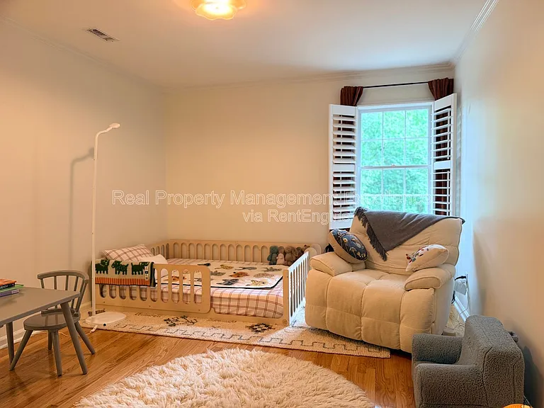 1208 Nottingham Dr — Photo 24